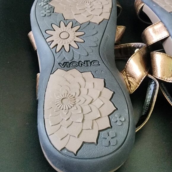Vionic Sandals-Bronze "Cathy" Triple Strap-Adjustable-Excellent Pre-owned-9 US - Picture 9 of 12